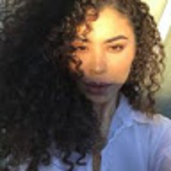 Meet your Posher, Iris - Picture 1 of 1